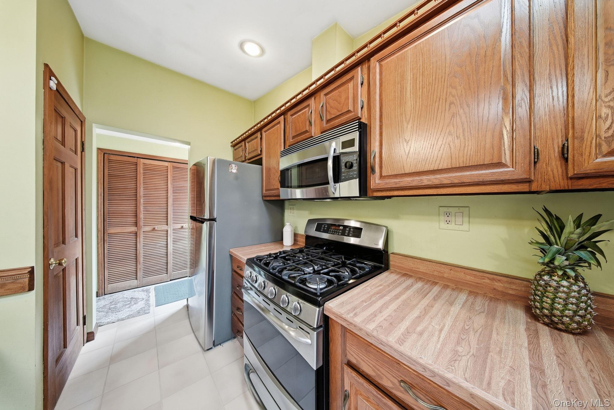 264 Mountain Road Port Jervis, NY 12771 - Photo 9 of 35