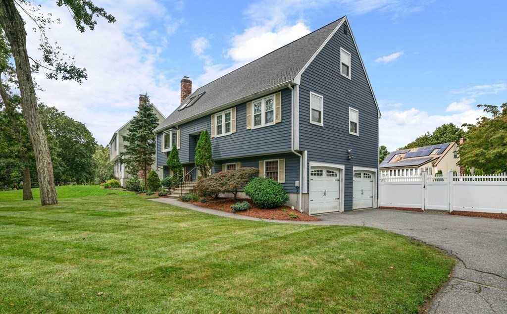 15 Independence Road Bedford, MA 01730 - Photo 3 of 40 Gallery Image 3