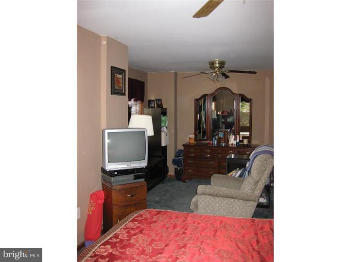 138 Manor Road Hatboro, PA 19040 - Photo 7 of 11 Bedroom - Main