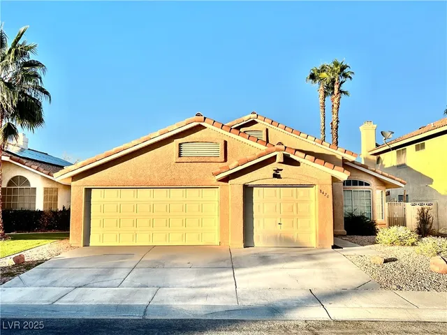$2,650 | 8420 Airmont Court, Las Vegas, NV 89128