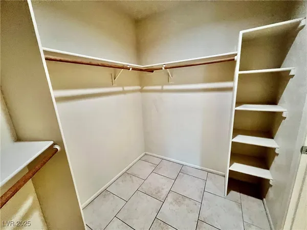 $2,650 | 8420 Airmont Court, Las Vegas, NV 89128