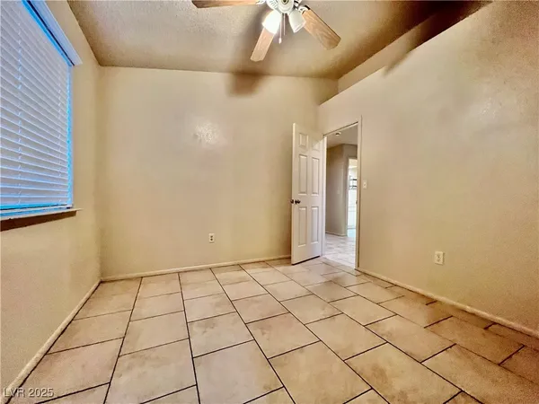 $2,650 | 8420 Airmont Court, Las Vegas, NV 89128