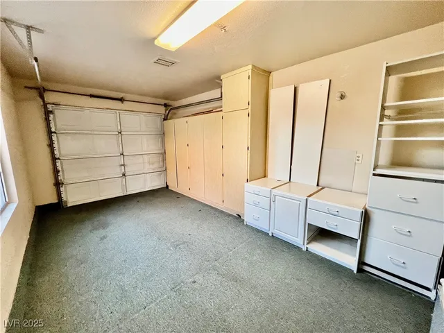 $2,650 | 8420 Airmont Court, Las Vegas, NV 89128