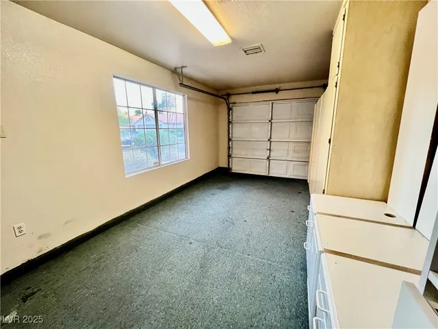 $2,650 | 8420 Airmont Court, Las Vegas, NV 89128