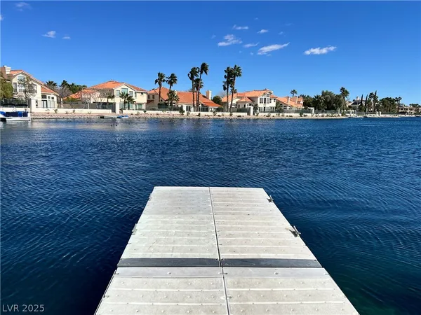 $2,650 | 8420 Airmont Court, Las Vegas, NV 89128