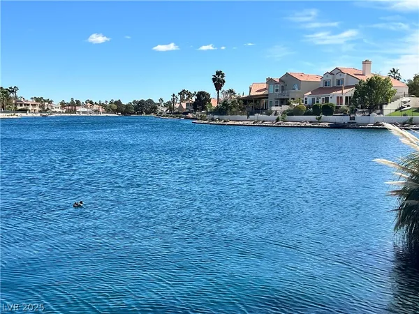 $2,650 | 8420 Airmont Court, Las Vegas, NV 89128