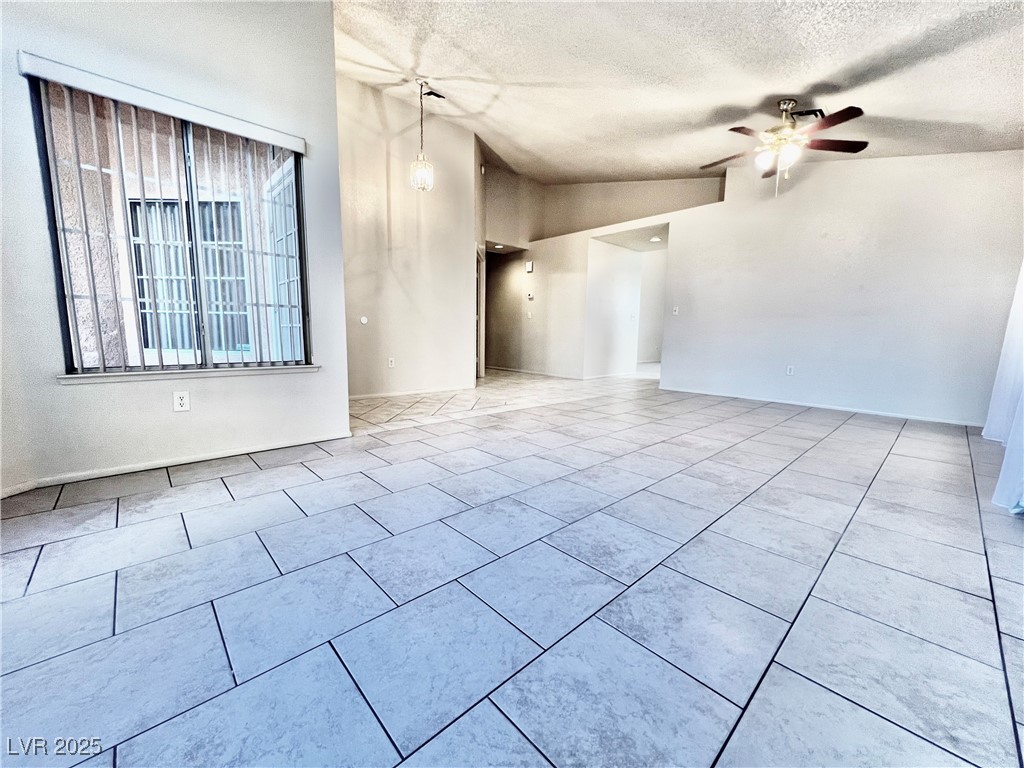 8420 Airmont Court Las Vegas, NV 89128 - Photo 5 of 38