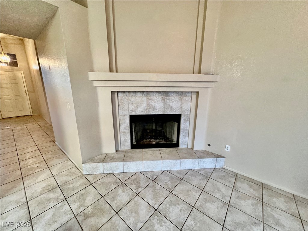 8420 Airmont Court Las Vegas, NV 89128 - Photo 6 of 38