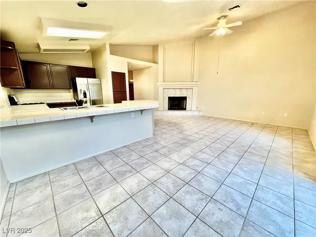 $2,650 | 8420 Airmont Court, Las Vegas, NV 89128