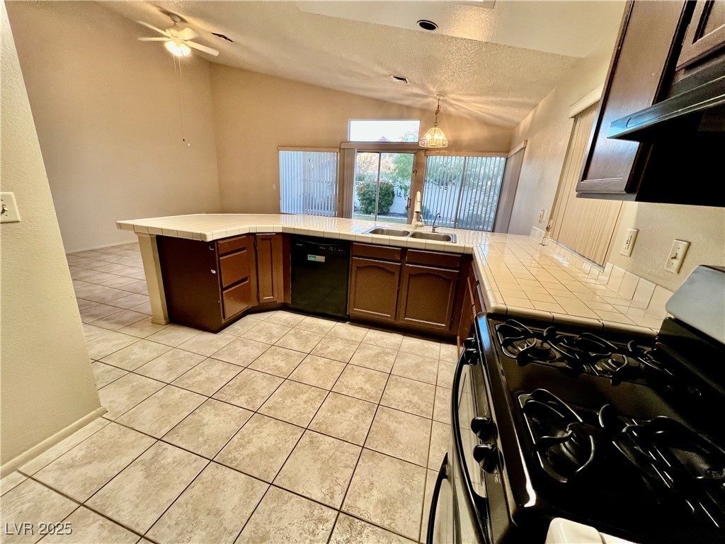 8420 Airmont Court Las Vegas, NV 89128 - Photo 10 of 38