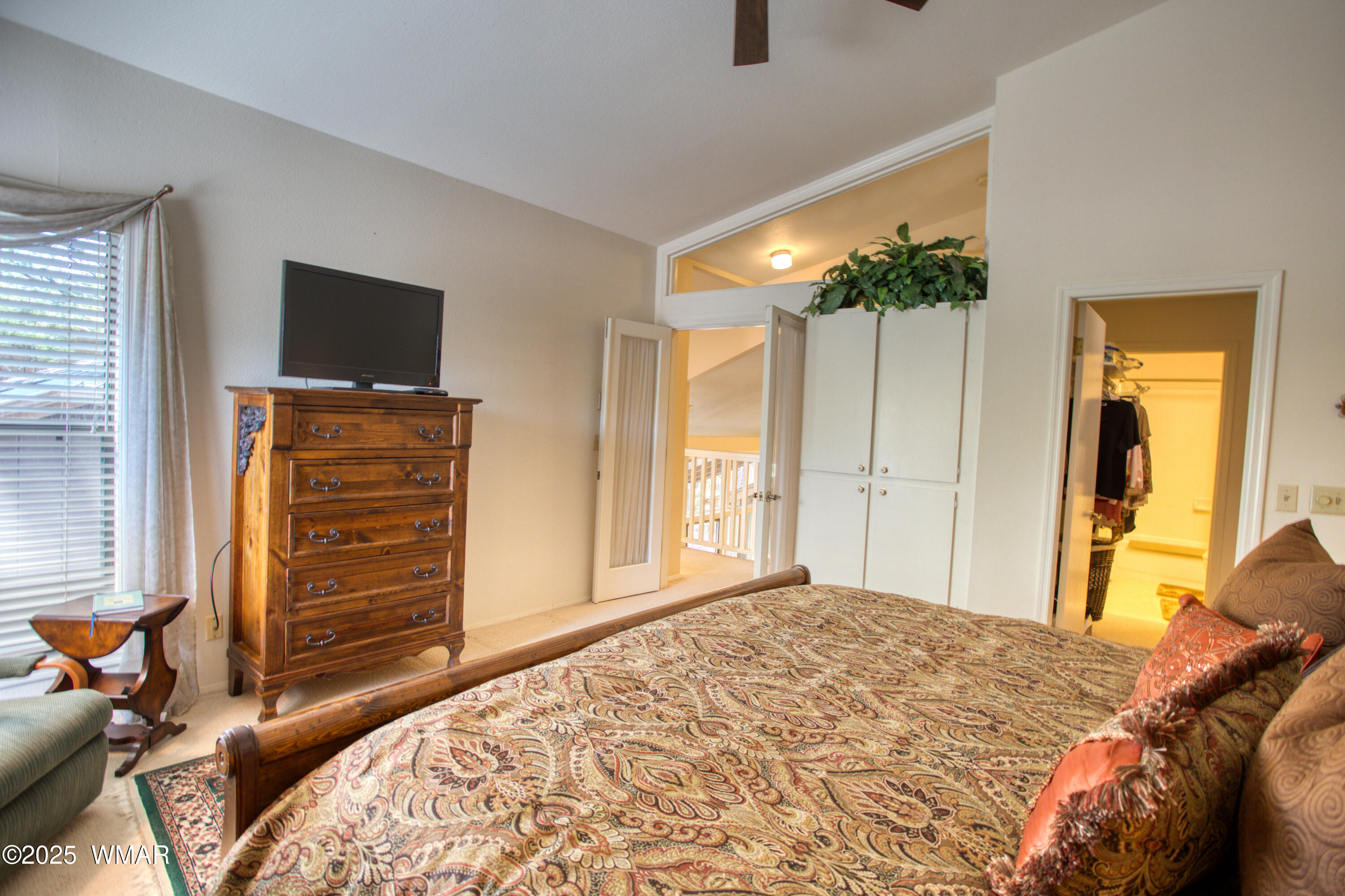 2836 Oak Circle Pinetop, AZ 85935 - Photo 18 of 35 Primary Bedroom has French Door Entry with walk in closet