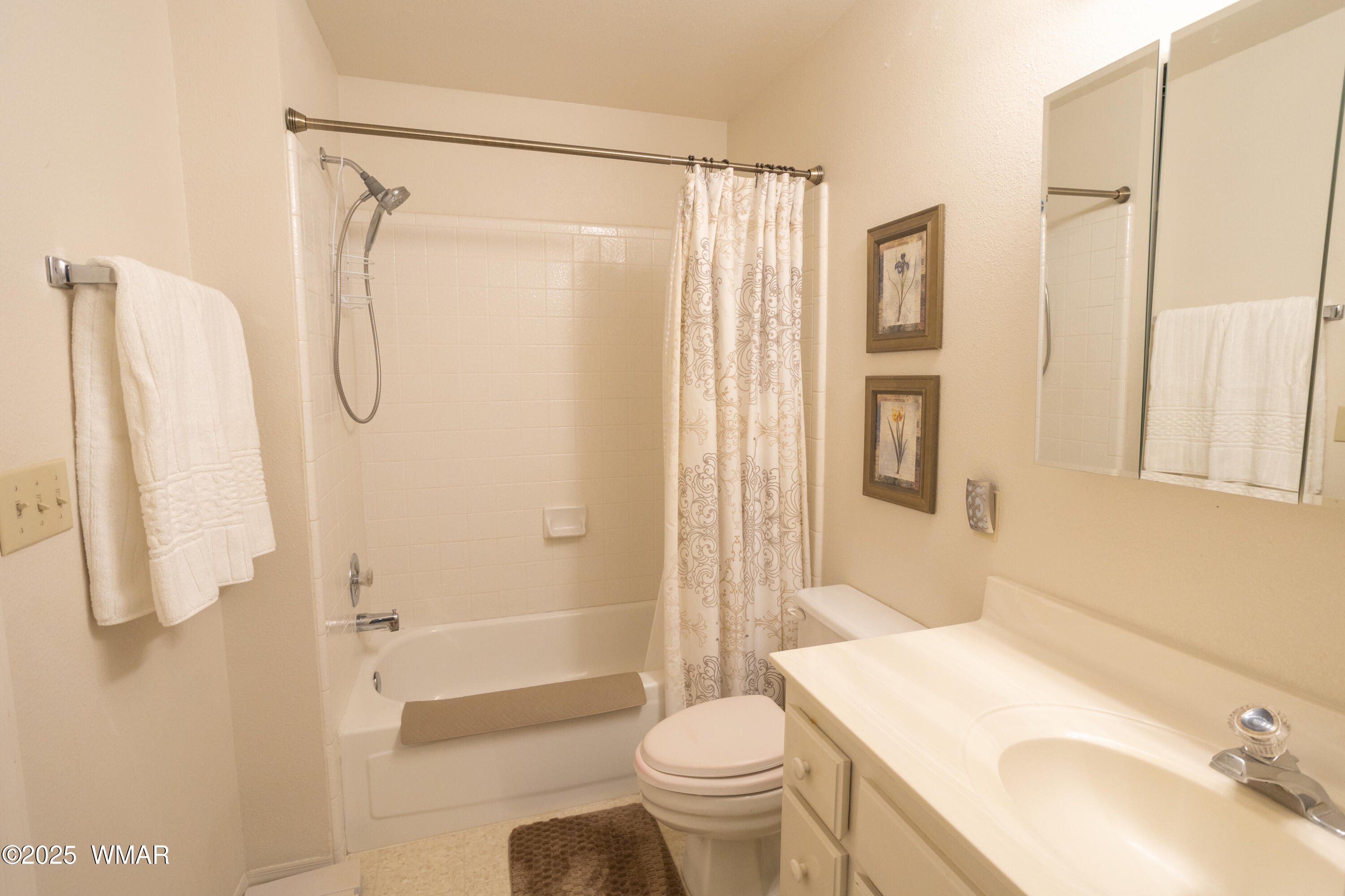 2836 Oak Circle Pinetop, AZ 85935 - Photo 20 of 35 Primary Bedroom Bath