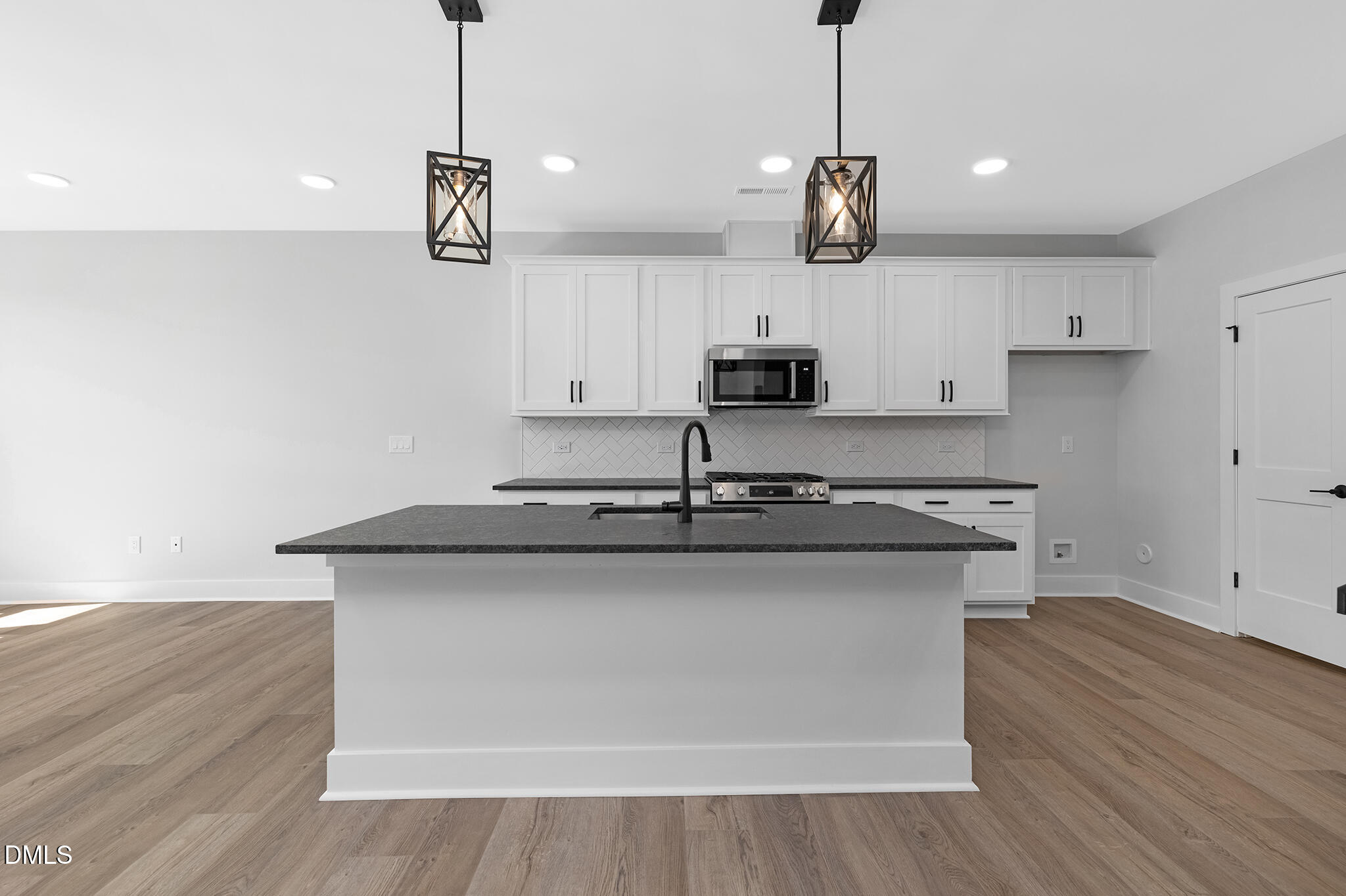 807 Fireship Road Fuquay-Varina, NC 27526 - Photo 6 of 31 807 Fireship Rd, Fuquay-Varina_7