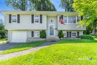$439,900 | 40 Bayberry Drive, Wallingford, CT 06492