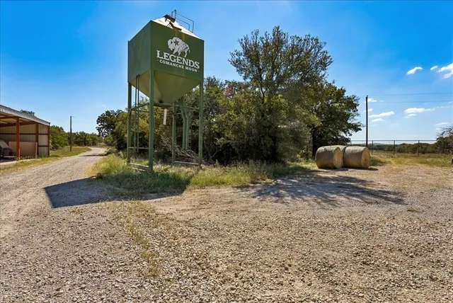 a view of a park with welcome board