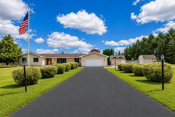 $710,000 | 704 North Rose Farm Road, Woodstock, IL 60098