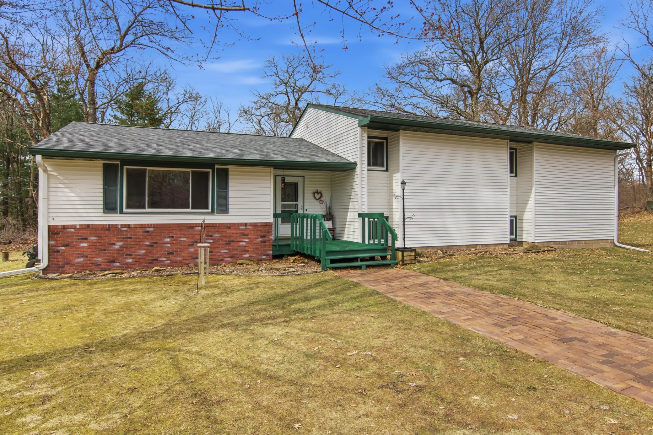 S8280 South Lowes Creek Road Eau Claire, WI 54701 - Photo 11 of 42