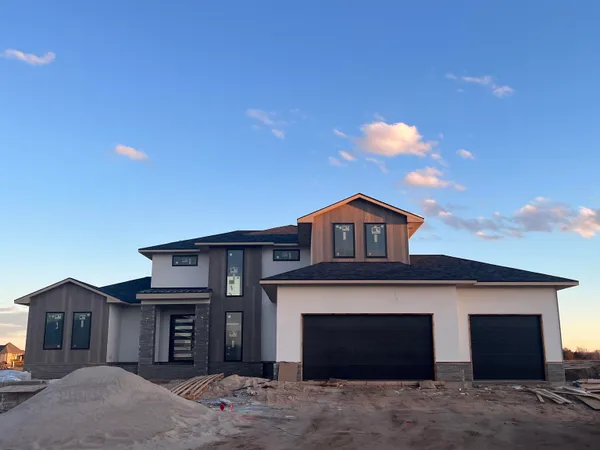 $1,095,000 | 2420 North Doris Circle, Wichita, KS 67205