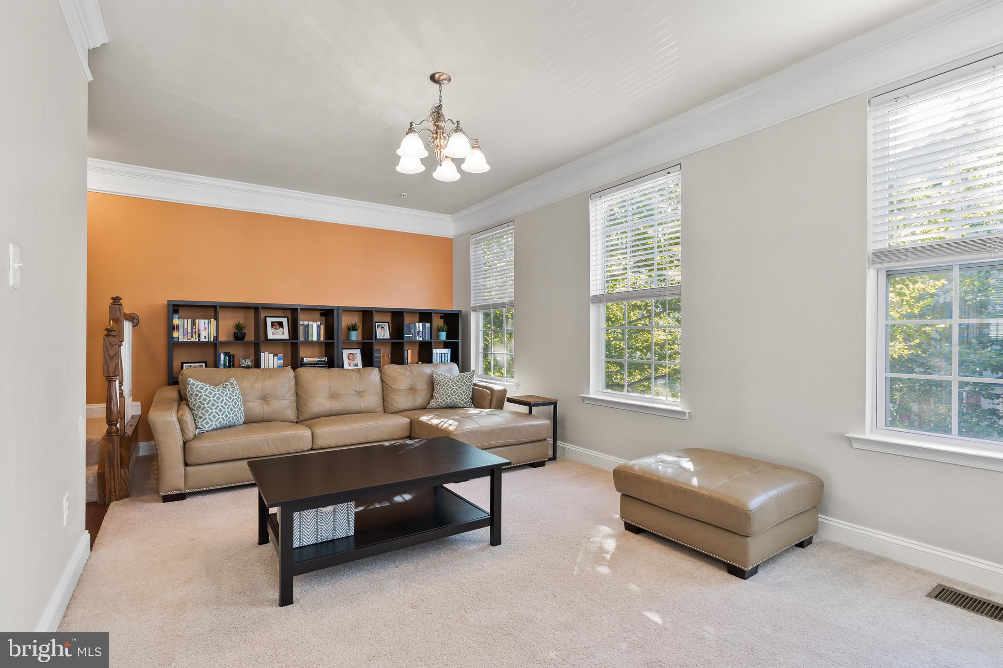 5787 Richards Valley Road Ellicott City, MD 21043 - Photo 11 of 52 Spacious & bright Living room