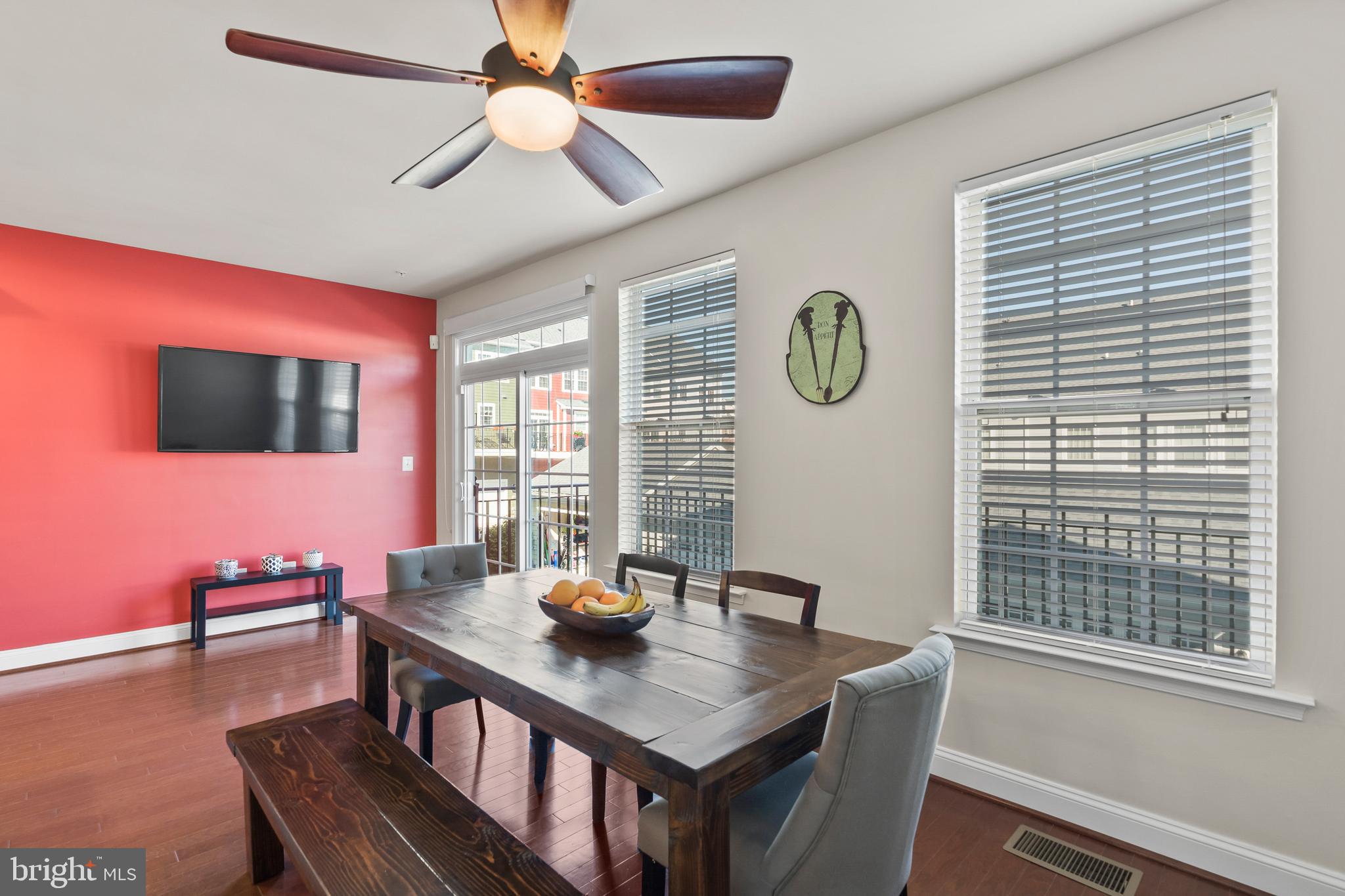 5787 Richards Valley Road Ellicott City, MD 21043 - Photo 20 of 52 Dining room/family room w/ceiling fan