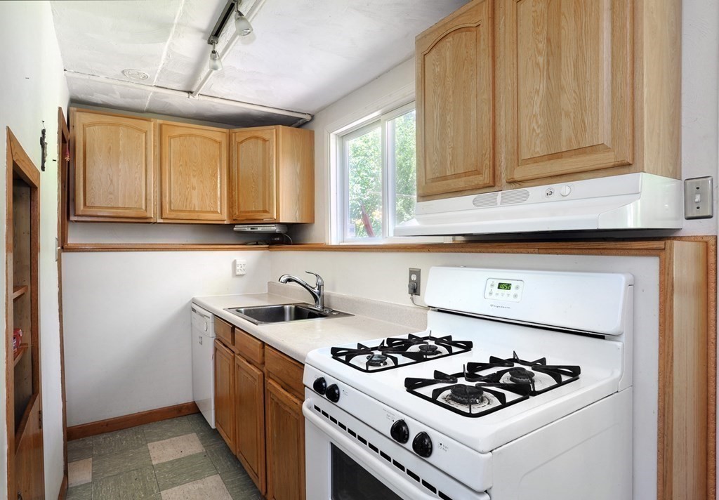 57 Ward Street Hingham, MA 02043 - Photo 15 of 19