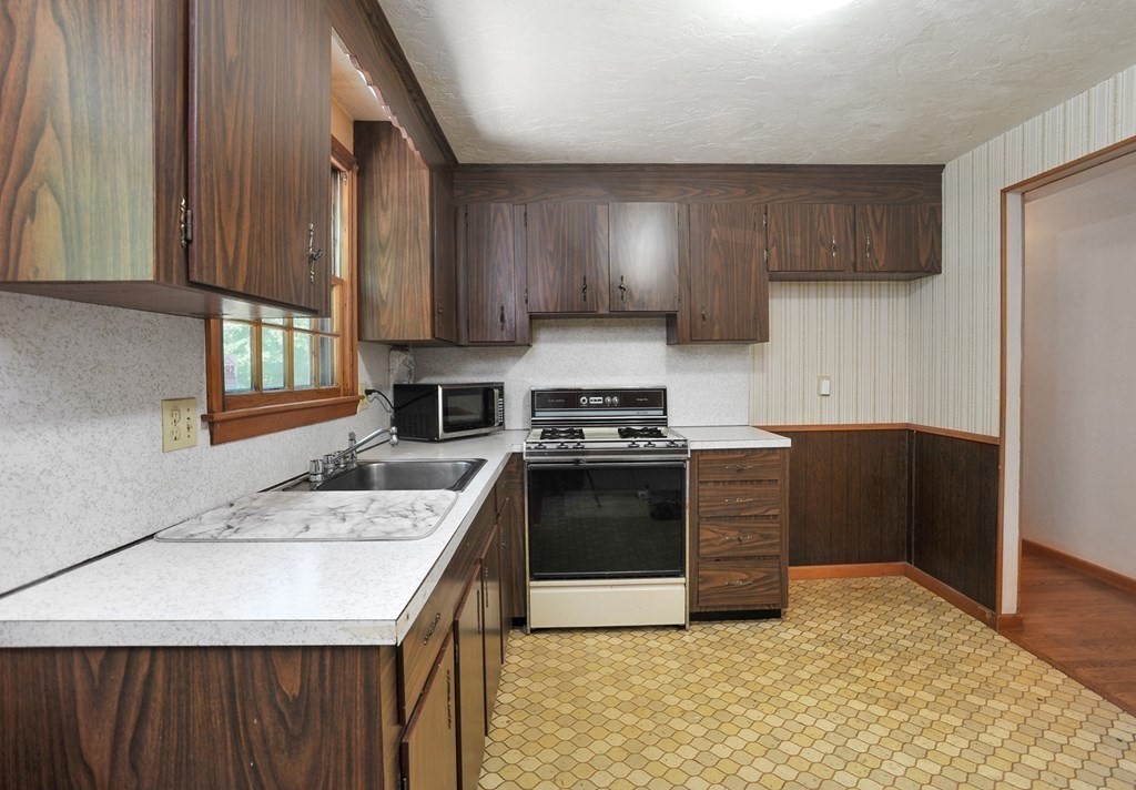 57 Ward Street Hingham, MA 02043 - Photo 7 of 19