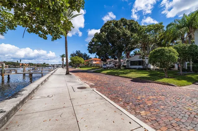 $5,950,000 | 2400 Coffee Pot Boulevard Northeast, St. Petersburg, FL 33704