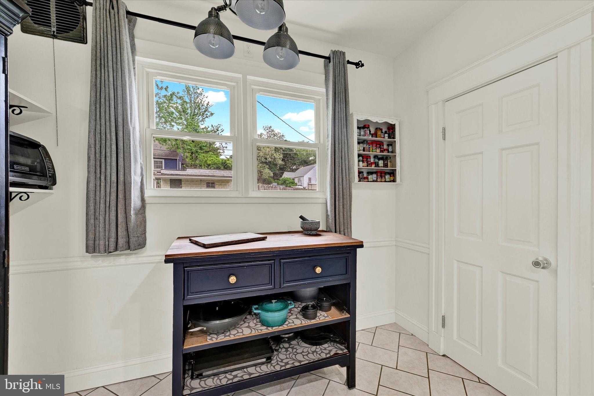 1012 Overbrook Road Baltimore, MD 21239 - Photo 13 of 45 Breakfast nook in kitchen or storage.
