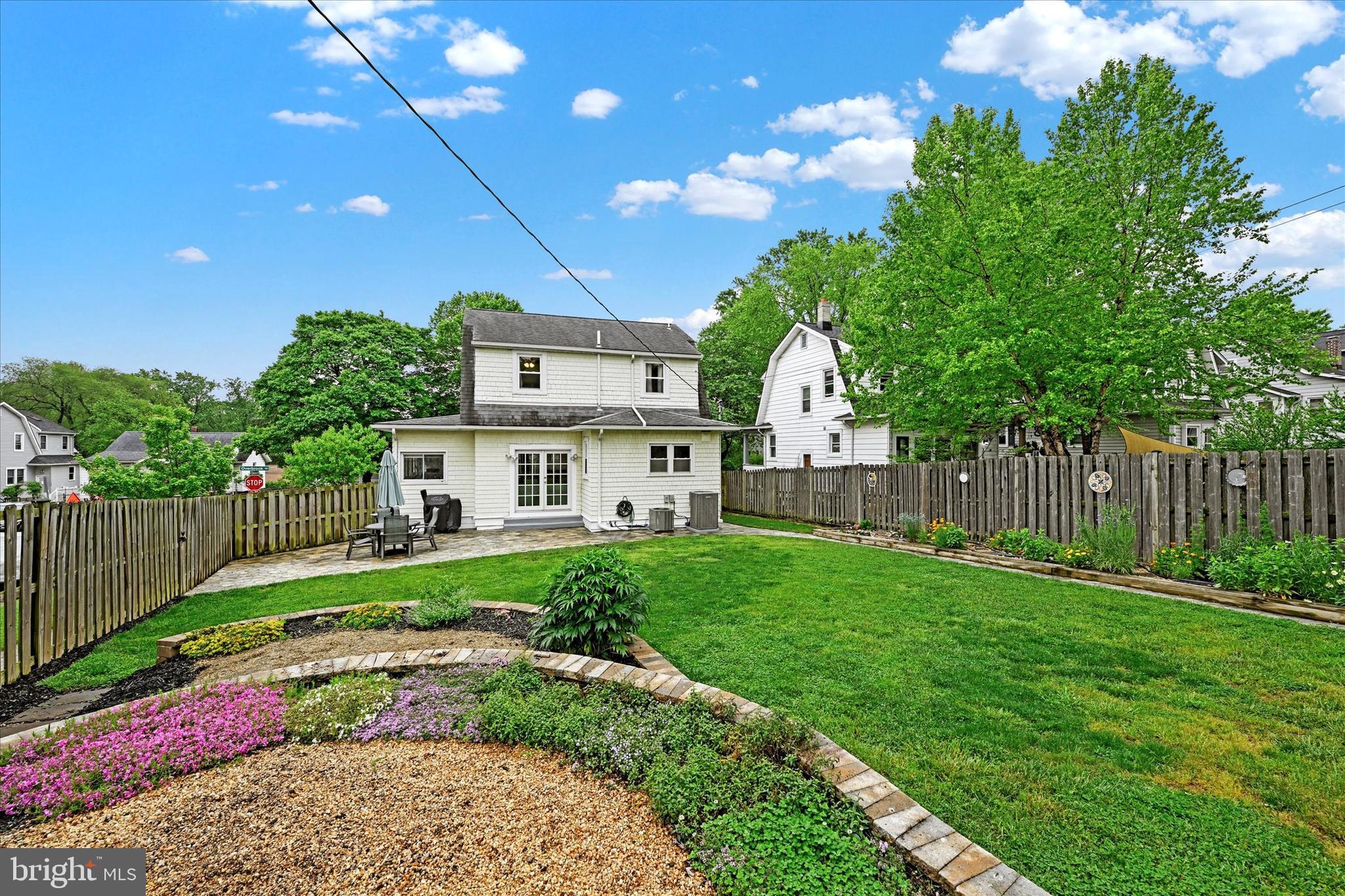 1012 Overbrook Road Baltimore, MD 21239 - Photo 26 of 45 Beautiful landscaped yard.