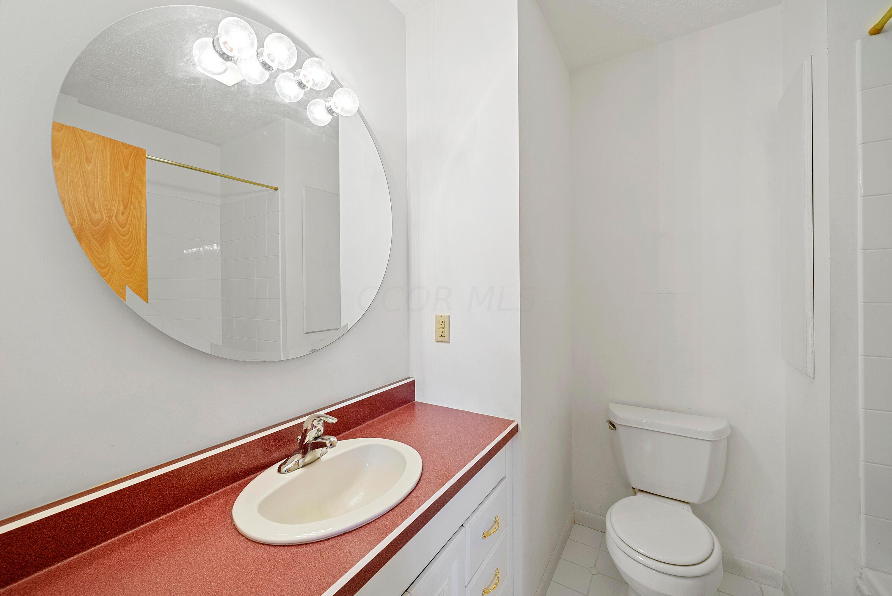 5500 Ebright Road Groveport, OH 43125 - Photo 26 of 55 Bath 2