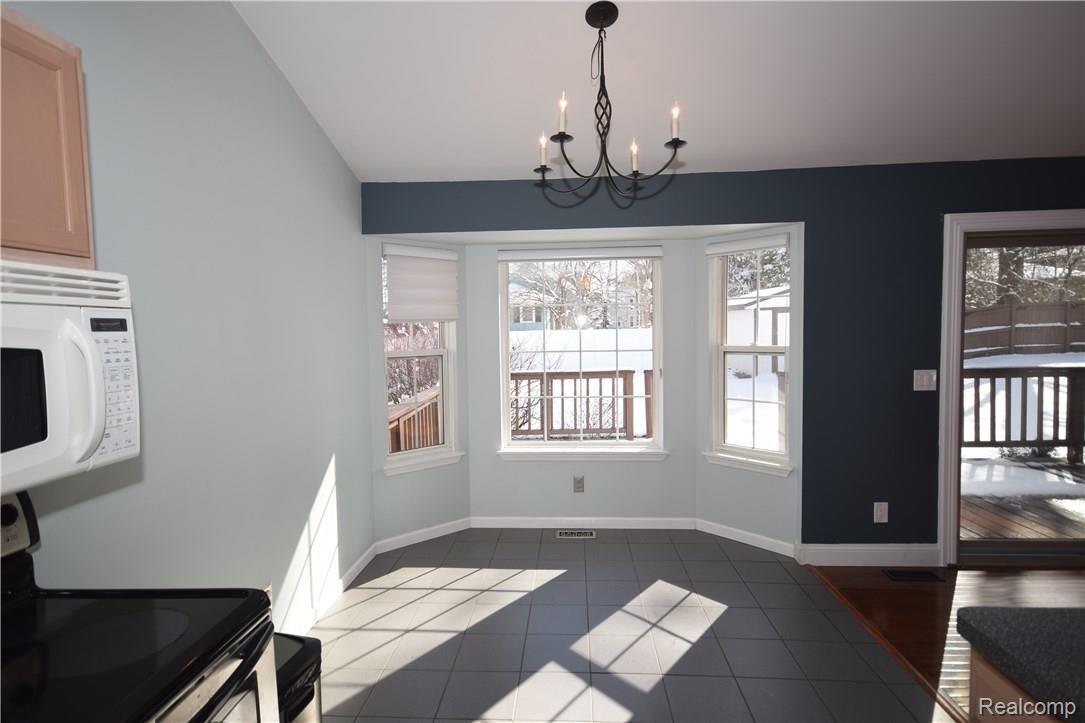 780 1st Street Fenton, MI 48430 - Photo 6 of 21 DSC_0016.JPG