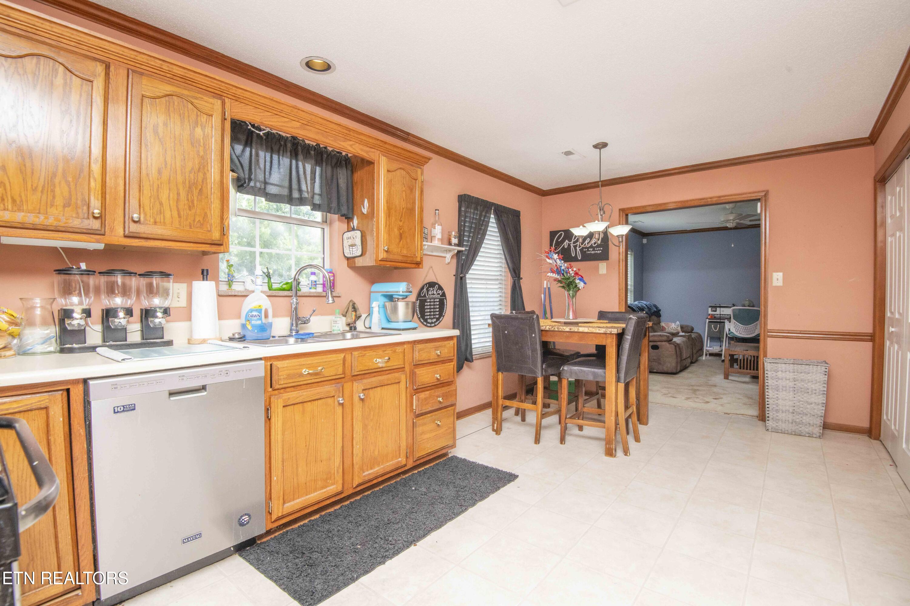 512 Windgate Court Powell, TN 37849 - Photo 13 of 36 Eat In Kitchen 2