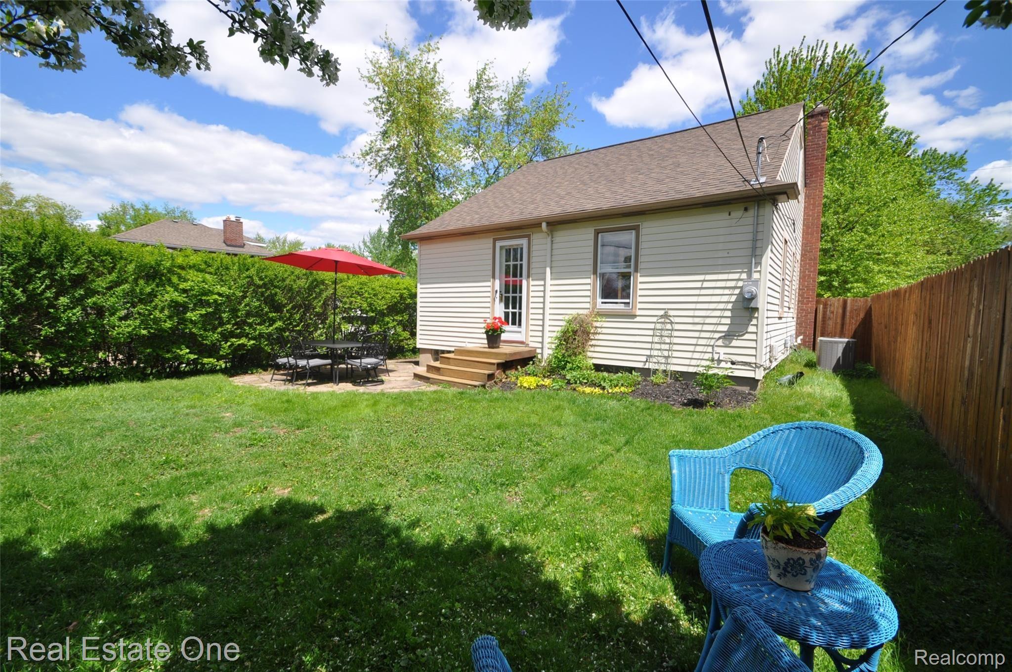 1891 Stanford Road Berkley, MI 48072 - Photo 35 of 39 36.JPG