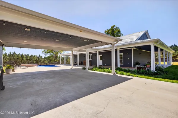 $699,900 | 28000 Eugene E Ladner Road, Perkinston, MS 39573