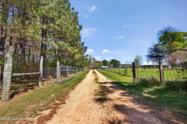 $699,900 | 28000 Eugene E Ladner Road, Perkinston, MS 39573