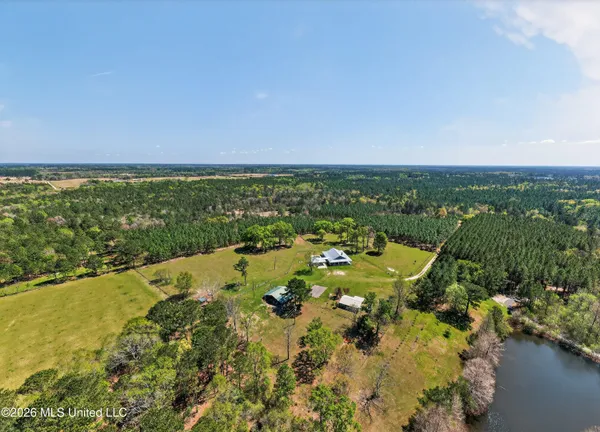 $699,900 | 28000 Eugene E Ladner Road, Perkinston, MS 39573