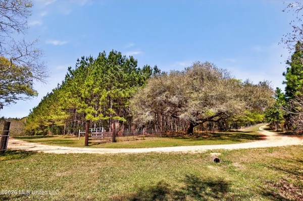 $699,900 | 28000 Eugene E Ladner Road, Perkinston, MS 39573
