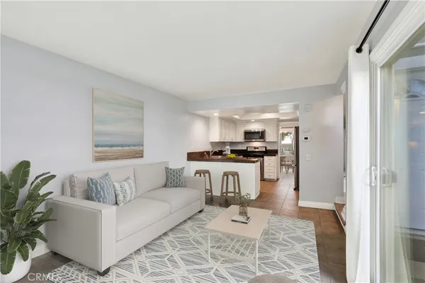$899,000 | 25061 Silverleaf Lane, Laguna Hills, CA 92653