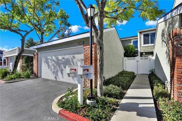 $899,000 | 25061 Silverleaf Lane, Laguna Hills, CA 92653