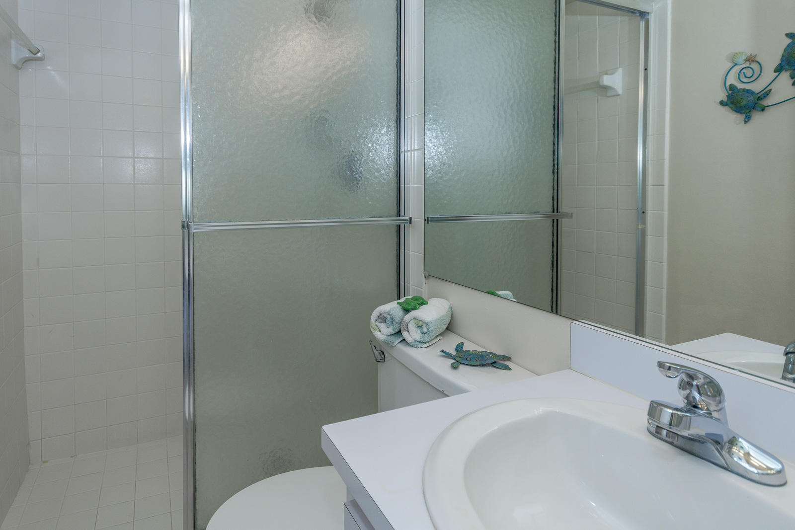 1100 Surf Road, Unit 211 Singer Island, FL 33404 - Photo 15 of 30 guest bath
