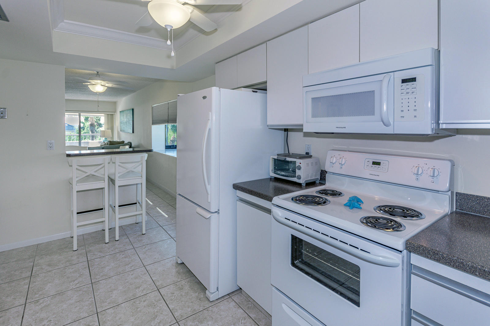 1100 Surf Road, Unit 211 Singer Island, FL 33404 - Photo 6 of 30 kitchen