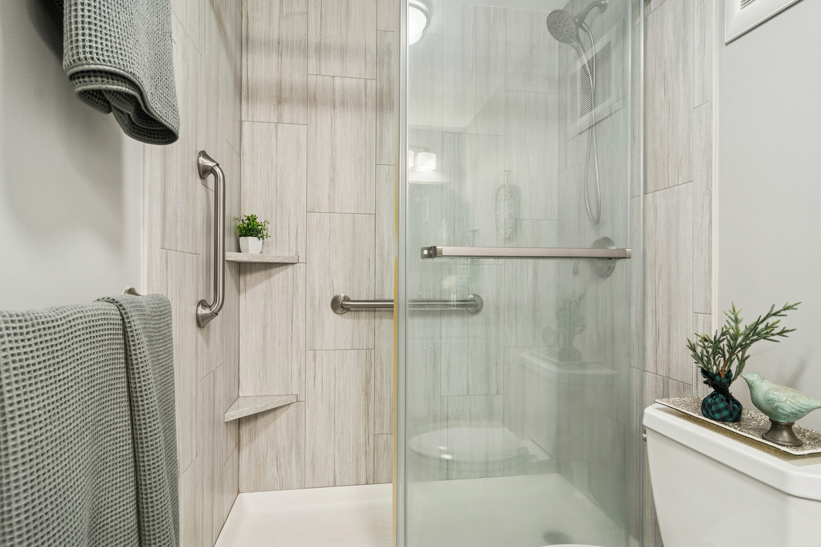 1605 East Central Road, Unit 111B Arlington Heights, IL 60005 - Photo 19 of 26 a bathroom with a shower