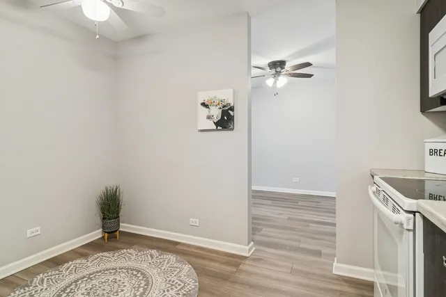 $184,900 | 1605 East Central Road, Unit 111B, Arlington Heights, IL 60005