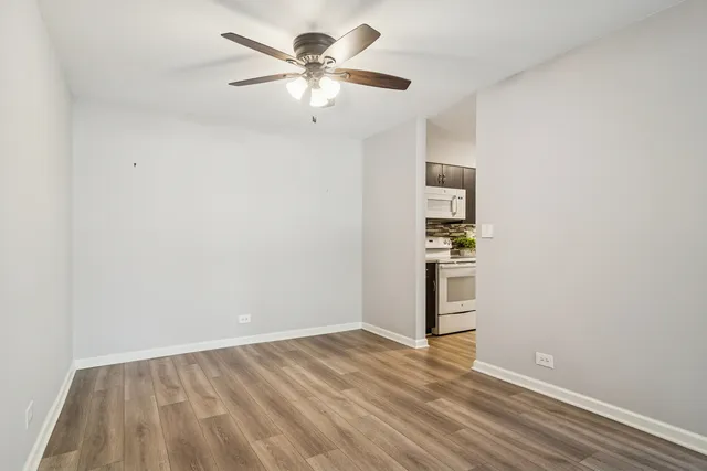 $184,900 | 1605 East Central Road, Unit 111B, Arlington Heights, IL 60005