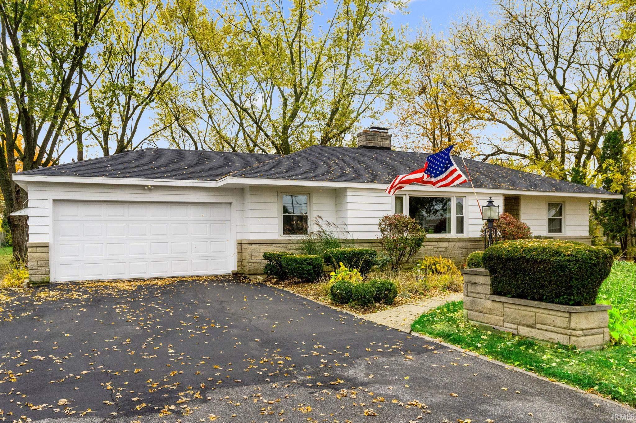 2307 Dunkelberg Road Fort Wayne, IN 46819 - Photo 2 of 33