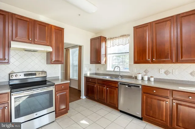 $425,000 | 7335 Brookview Road, Unit 106, Elkridge, MD 21075