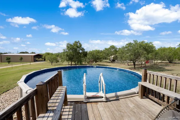 $620,000 | 438 County Road 367, Hondo, TX 78861