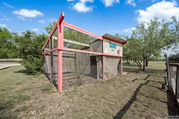 $620,000 | 438 County Road 367, Hondo, TX 78861