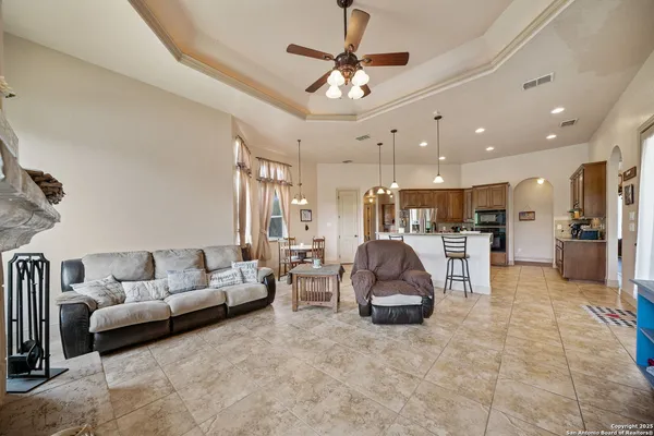 $620,000 | 438 County Road 367, Hondo, TX 78861