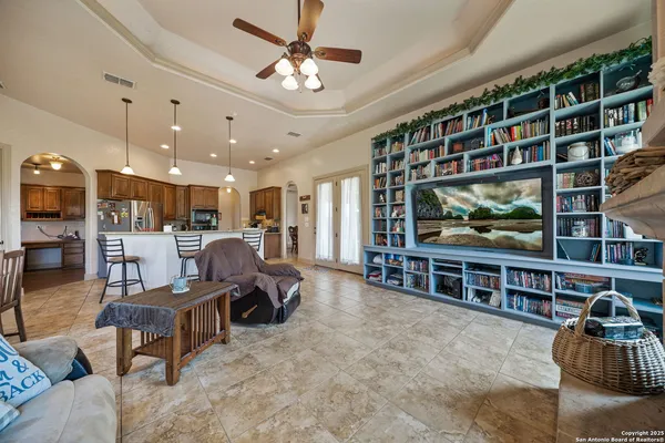 $620,000 | 438 County Road 367, Hondo, TX 78861